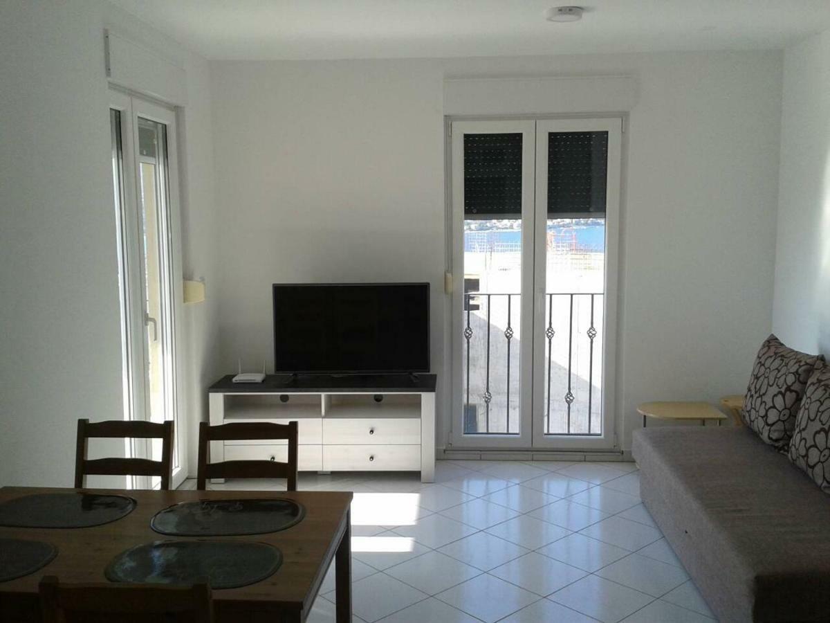 Appartement "Noni" Donji Okrug  Екстериор снимка